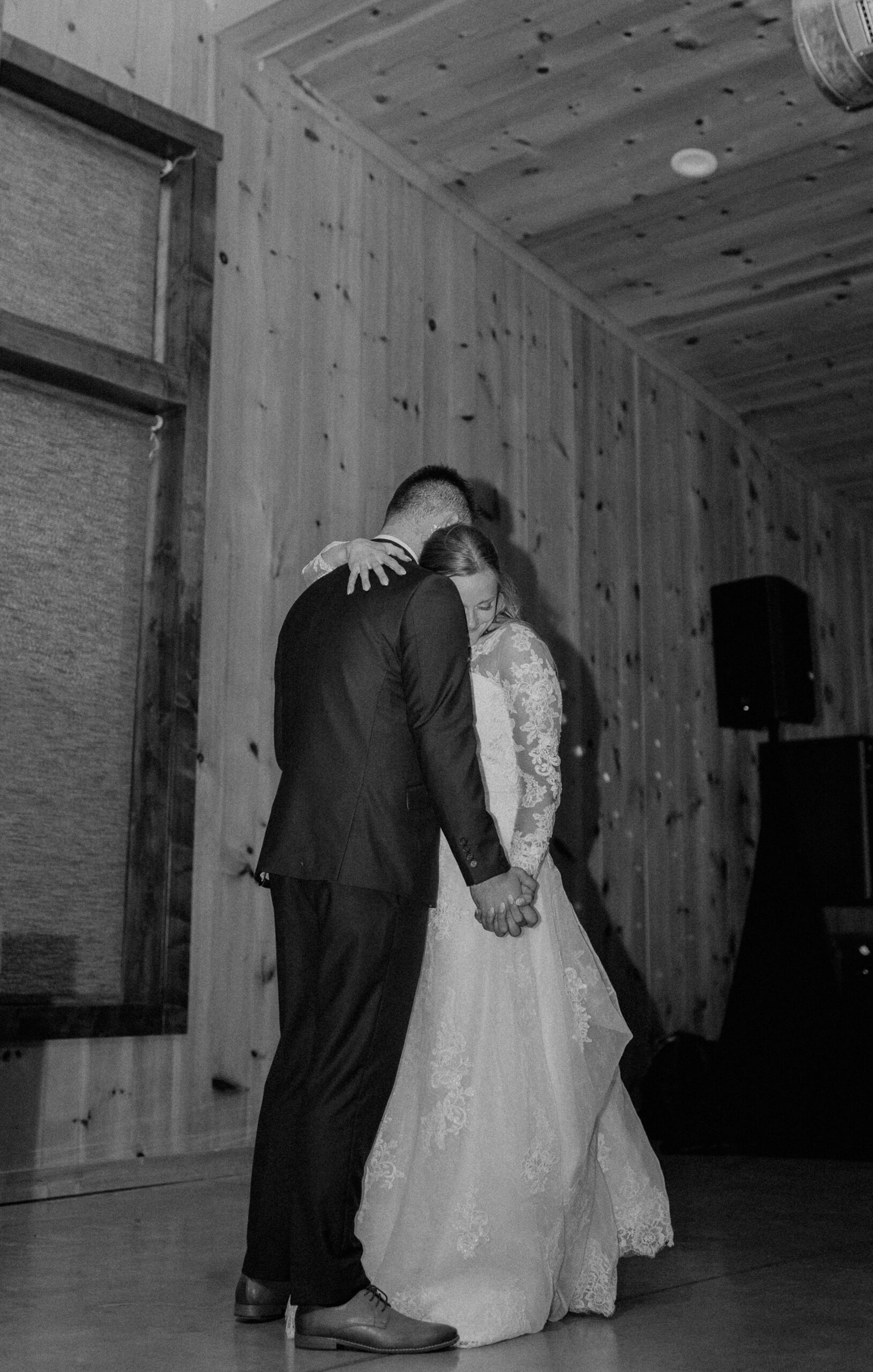 bride and groom first dance at end of the night